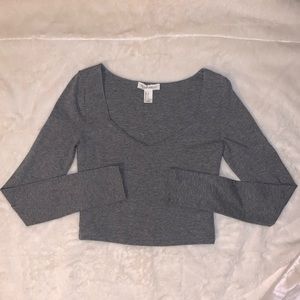 Gray long sleeve crop top